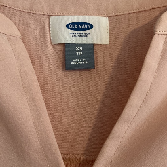 Old Navy Rose Flowy V-Neck Blouse - Picture 2 of 8